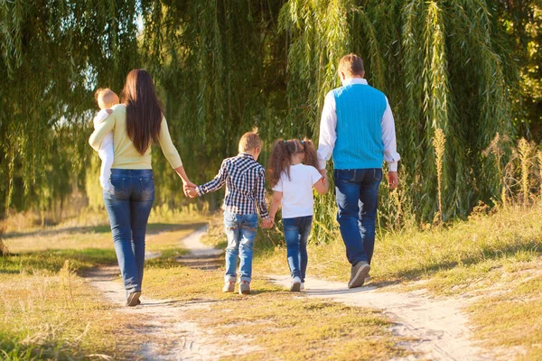 Кожній дитині потрібна родина